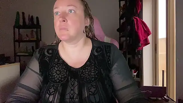 kisicaxx online show from 28, 7, 2026