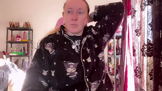 kisicaxx online show from 13, 2, 2026