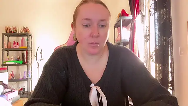 kisicaxx online show from 18, 12, 2025