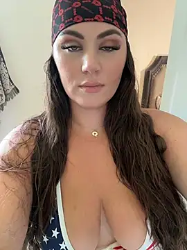 Snapshot of lovely_beast chatting on 30, 6, 2026 lovely beast online show from 30, 6, 2026