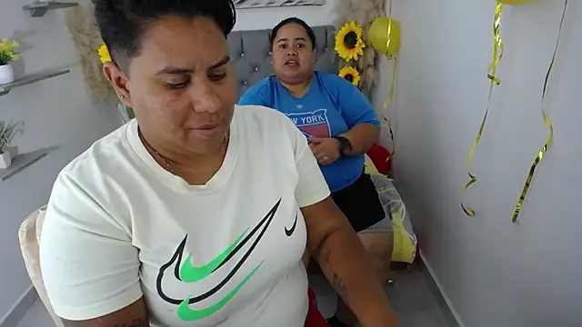 hotlesby4uxxx online show from 18, 9, 2025