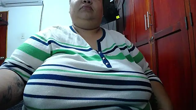hotlesby4uxxx online show from 26, 4, 2026