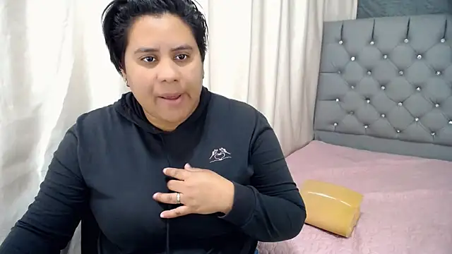 hotlesby4uxxx online show from 3, 12, 2024