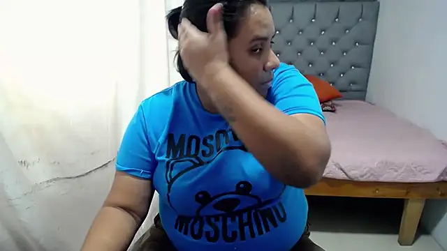 hotlesby4uxxx online show from 9, 1, 2025