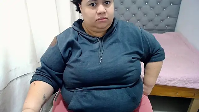 hotlesby4uxxx online show from 4, 12, 2024