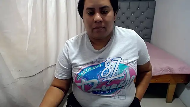 hotlesby4uxxx online show from 10, 1, 2025