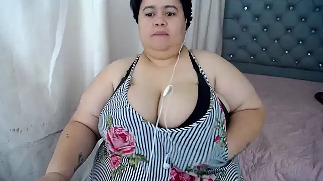 hotlesby4uxxx online show from 17, 12, 2024