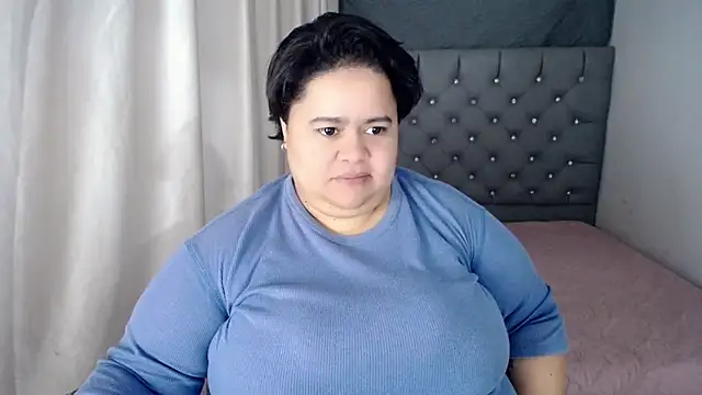 hotlesby4uxxx online show from 28, 12, 2024