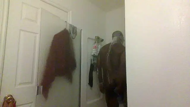 Snapshot of Tramontas chatting on 18, 11, 2025 Tramontas online show from 18, 11, 2025