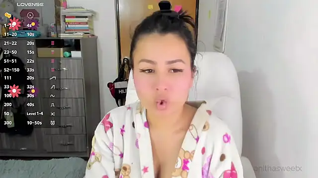 Snapshot of sweetana_ chatting on 28, 10, 2025 sweetana online show from 28, 10, 2025