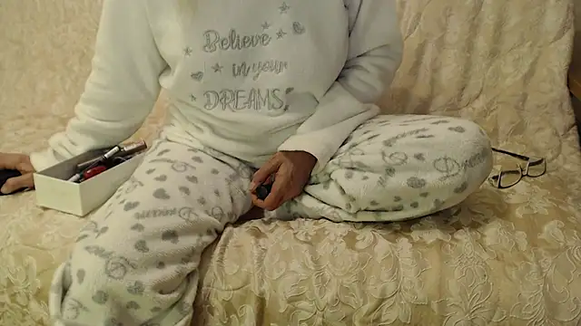 Snapshot of larawet chatting on 29, 11, 2025 larawet online show from 29, 11, 2025