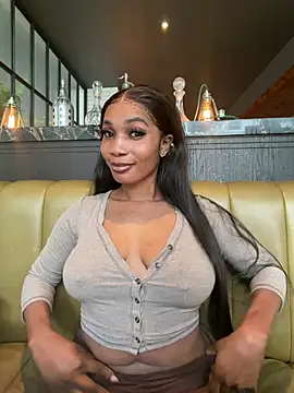 Snapshot of __Nessa__ chatting on 19, 7, 2026 Nessa online show from 19, 7, 2026