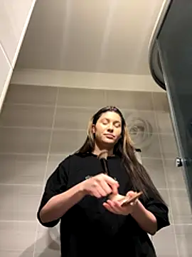 Snapshot of IrisBlues chatting on 13, 11, 2025 IrisBlues online show from 13, 11, 2025