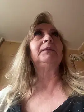 Snapshot of Irina2909@xh chatting on 23, 12, 2025 Irina2909xh online show from 23, 12, 2025