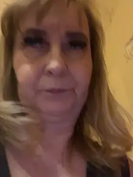 Irina2909xh online show from 9, 3, 2026