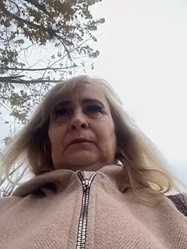 Irina2909xh online show from 5, 11, 2025