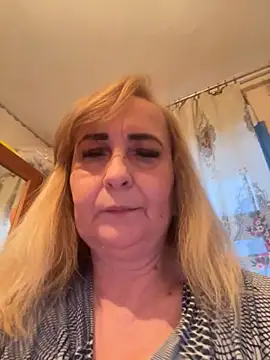 Snapshot of Irina2909@xh chatting on 5, 12, 2025 Irina2909xh online show from 5, 12, 2025