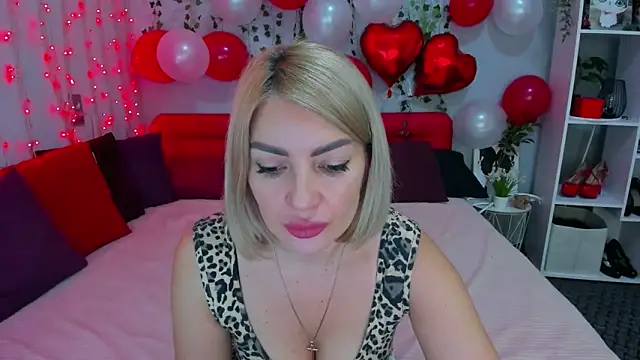 LunaBellucci online show from 1, 2, 2026