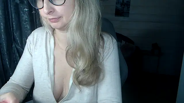 RubiLakros online show from 7, 10, 2025