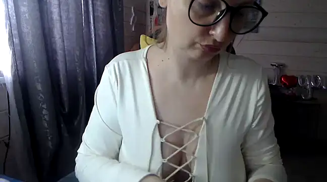 RubiLakros online show from 10, 3, 2025