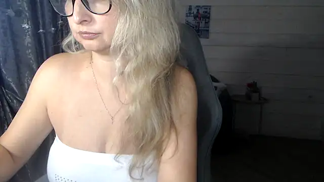 RubiLakros online show from 10, 9, 2025