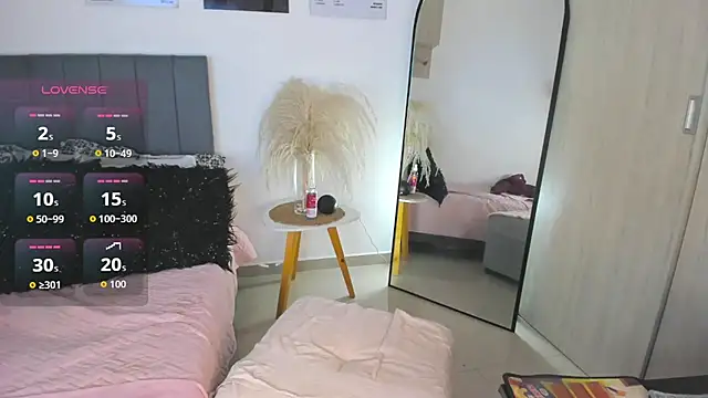 Snapshot of hollyprincess_2 chatting on 1, 3, 2026 hollyprincess 2 online show from 1, 3, 2026