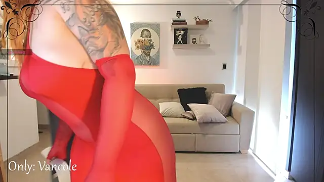 Snapshot of Tulipa_ chatting on 9, 11, 2025 Tulipa online show from 9, 11, 2025