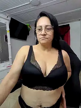 Ameliarizo online show from 7, 4, 2026