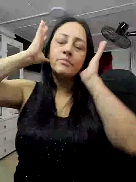 Ameliarizo online show from 2, 4, 2026