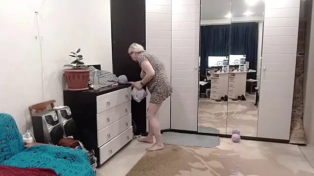 Snapshot of xHoneyLadyx chatting on 14, 3, 2025 xHoneyLadyx online show from 14, 3, 2025