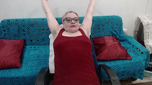 Snapshot of xHoneyLadyx chatting on 9, 11, 2025 xHoneyLadyx online show from 9, 11, 2025