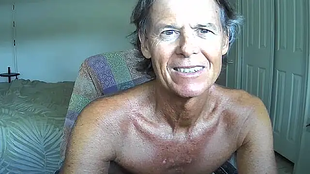 Snapshot of nakeedcowboi65 chatting on 18, 5, 2026 nakeedcowboi65 online show from 18, 5, 2026