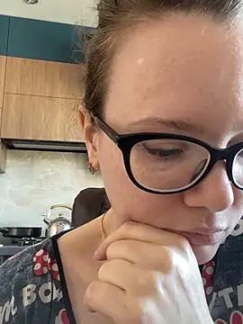 AngelaWhiti online show from 15, 4, 2026