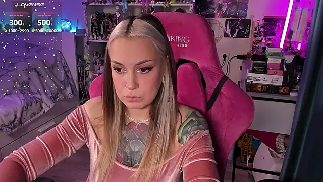 Snapshot of ChloeKohaku chatting on 31, 10, 2025 ChloeKohaku online show from 31, 10, 2025