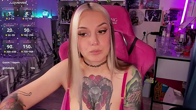 Snapshot of ChloeKohaku chatting on 22, 9, 2025 ChloeKohaku online show from 22, 9, 2025