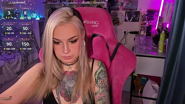 Snapshot of ChloeKohaku chatting on 19, 10, 2025 ChloeKohaku online show from 19, 10, 2025