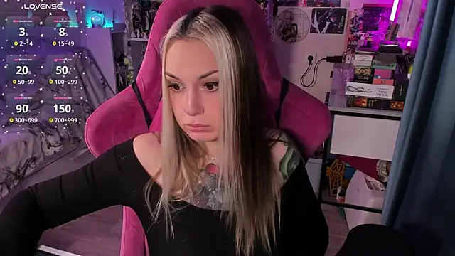 Snapshot of ChloeKohaku chatting on 20, 11, 2025 ChloeKohaku online show from 20, 11, 2025