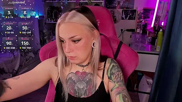 Snapshot of ChloeKohaku chatting on 13, 10, 2025 ChloeKohaku online show from 13, 10, 2025