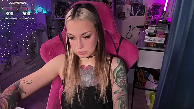 Snapshot of ChloeKohaku chatting on 27, 11, 2025 ChloeKohaku online show from 27, 11, 2025