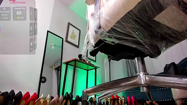 Ashley leon  online show from 10, 10, 2025