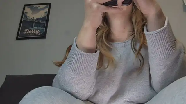 Snapshot of MissMera chatting on 12, 12, 2024 MissMera online show from 12, 12, 2024