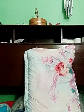 QueenSoreal online show from 4, 4, 2026