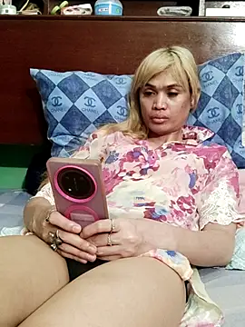 QueenSoreal online show from 12, 7, 2026