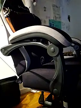 verylargecock online show from 13, 1, 2026