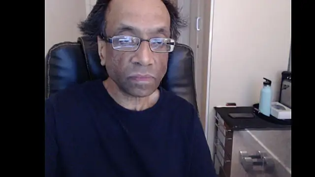 Snapshot of rauncher1 chatting on 20, 5, 2026 rauncher1 online show from 20, 5, 2026