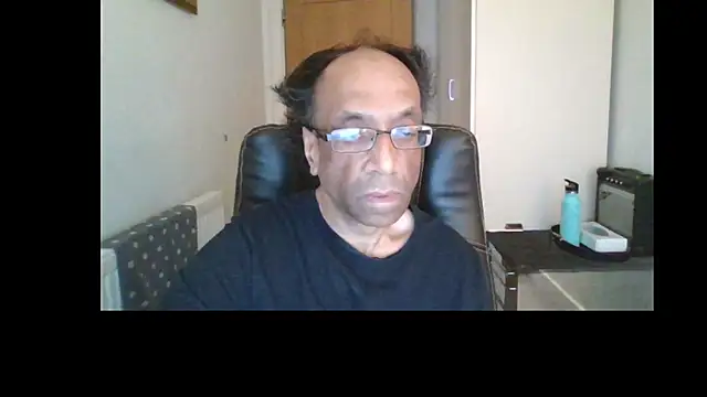 Snapshot of rauncher1 chatting on 13, 5, 2026 rauncher1 online show from 13, 5, 2026