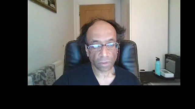 Snapshot of rauncher1 chatting on 28, 5, 2026 rauncher1 online show from 28, 5, 2026