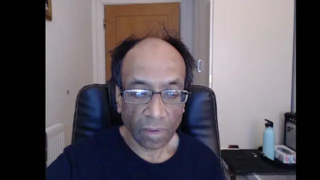 Snapshot of rauncher1 chatting on 27, 4, 2026 rauncher1 online show from 27, 4, 2026