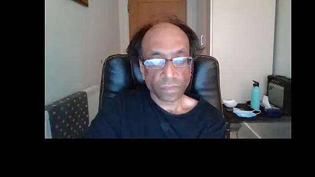 Snapshot of rauncher1 chatting on 10, 6, 2026 rauncher1 online show from 10, 6, 2026