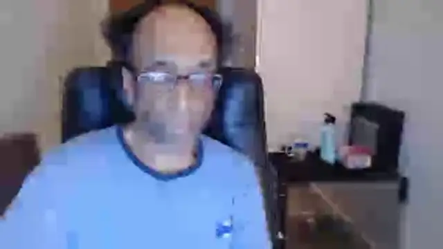 Snapshot of rauncher1 chatting on 19, 4, 2026 rauncher1 online show from 19, 4, 2026